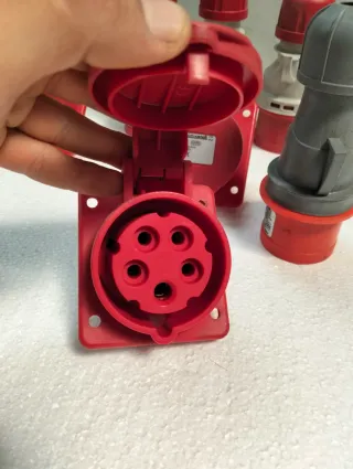 Conectores Eléctricos Industriales