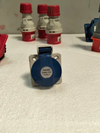 Conectores Eléctricos Industriales