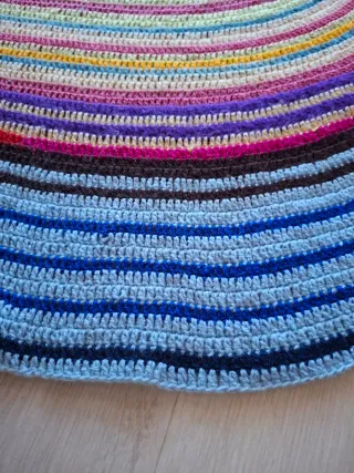 Manta tejida a mano multicolor