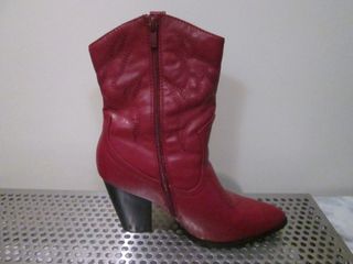 BOTINES CAMPEROS COLOR BURDEOS Nº 39/40 SHEIN