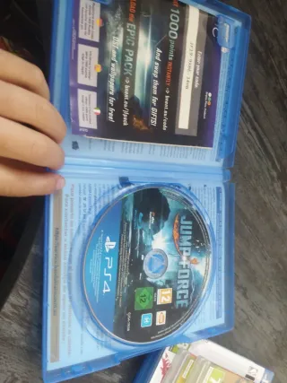 Juego PS4 Jump Force lo mordió (el disco está nuev