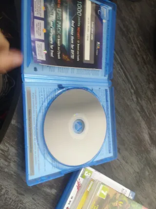 Juego PS4 Jump Force lo mordió (el disco está nuev