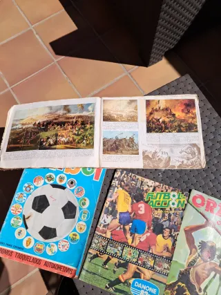 Álbumes de cromos antiguos: Fútbol, Guerra, Orzowe