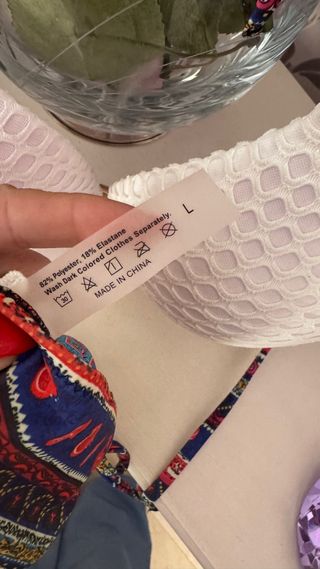 Bikini blanco y estampado tribal