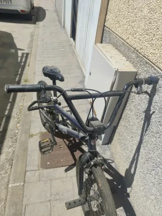 Bicicleta BMX azul