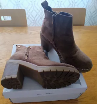 Botas tacón serraje marrón
