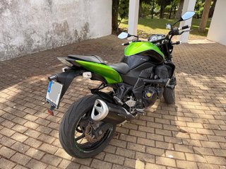 Kawasaki Z750 Verde y Negra Año 2008. 34150km.