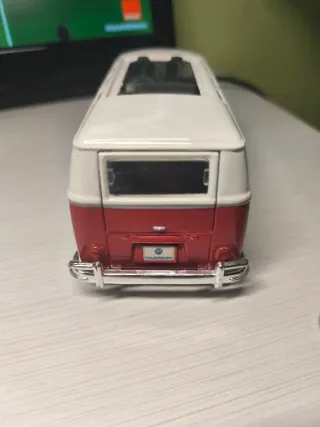 Volkswagen Samba Bus 1:24