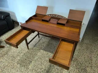 Escritorio clásico cerezo con silla a juego