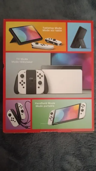 Nintendo Switch OLED + Mario Kart 8 Deluxe