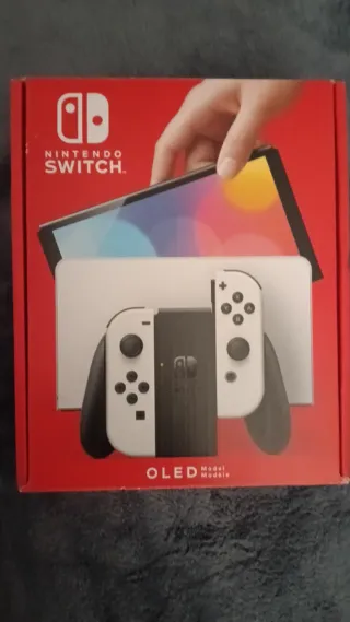 Nintendo Switch OLED + Mario Kart 8 Deluxe