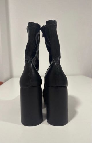 Botines negros stradivarius talla 40