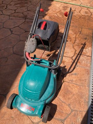 Cortacésped Bosch Rotak 320