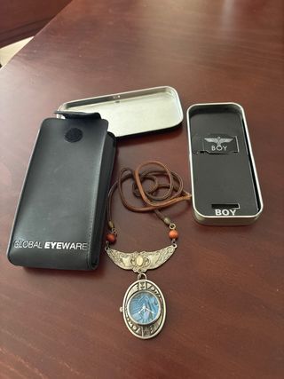 Reloj colgante BOY LONDON plata y azul