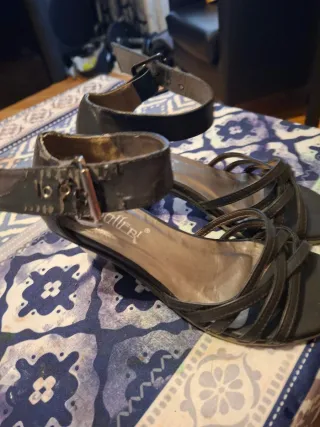 Zapatos de tacón negros para mujer
