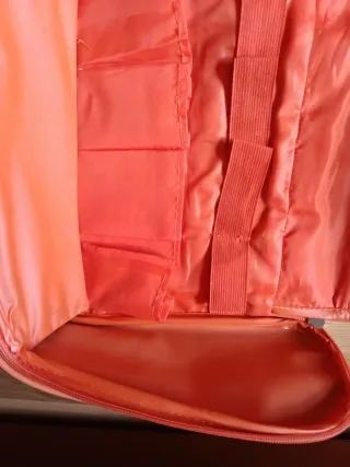 Lote 2 neceseres, 2 mochilas y 1 estuche