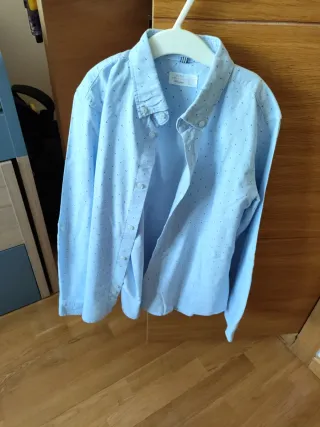 Traje de comunión azul con corbata roja