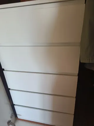 Comò in legno bianco