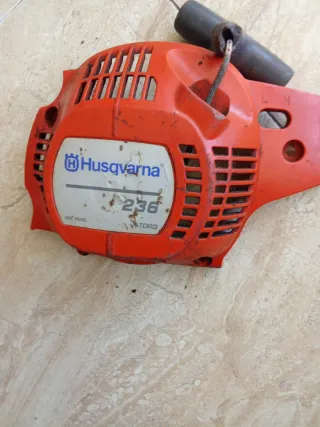 Tapa tirador Husqvarna 236
