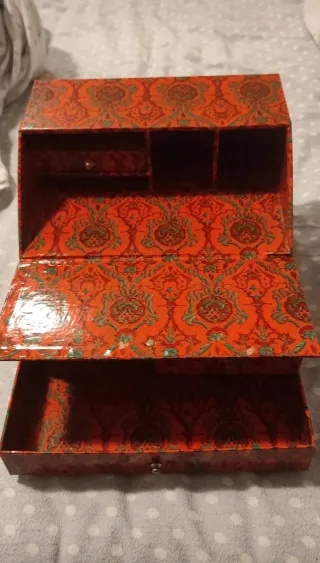 Portagioie vintage rosso e oro