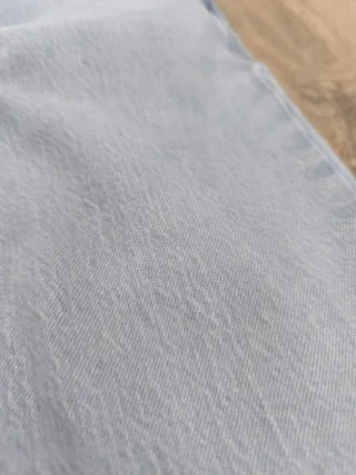 Pantalón vaquero claro Stradivarius Talla XS
