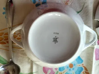 Zuppiera vintage con mestolo