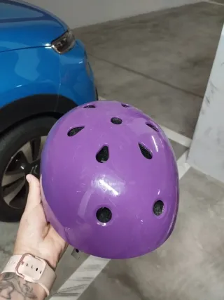 4 Cascos de bici infantil en azul,rosa y morado