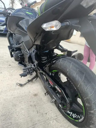 Kawasaki Z750 Naked Negra