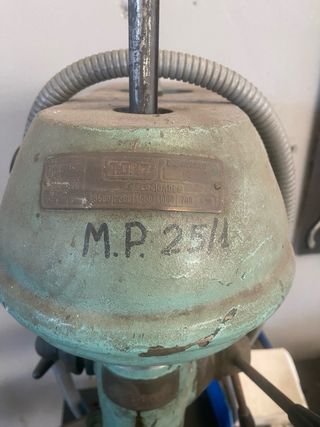 Taladro de columna para taller