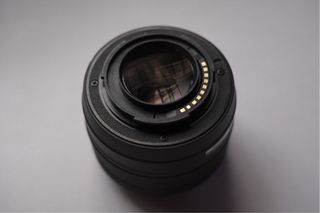 Fujifilm X-M5 con lente XC 15-45mm y accesorios