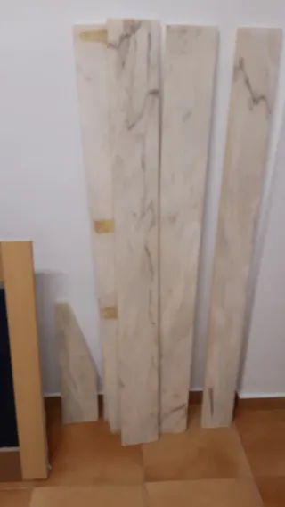 Espejo y mueble de baño de mármol