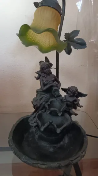 Mesa de centro y auxiliar y Lamparas de Forja.