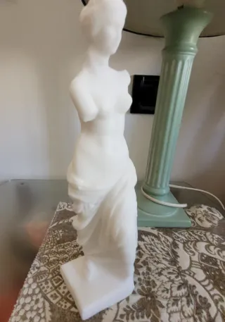 Statuetta Venere marmo bianco