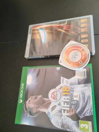 Lote 2 juegos 1 películas Xbox y psp