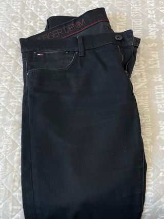 Pantalón vaquero negro Tommy Hilfiger