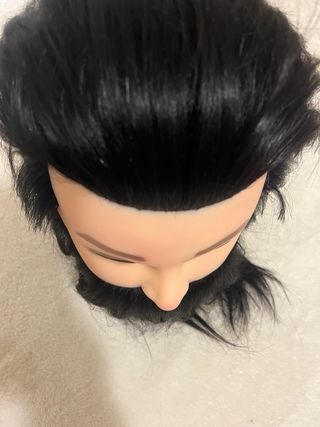 Muñeco de peluquería con barba