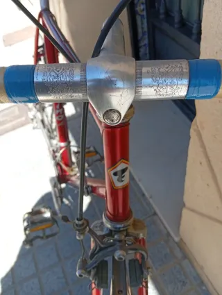 Bicicleta carretera antigua italiana.