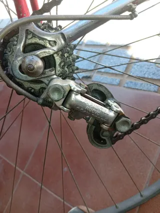 Bicicleta carretera antigua italiana.