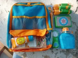 Mochila de explorador infantil con accesorios