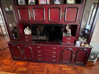 Mueble de salón madera y cristal