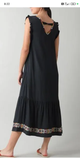 Vestido Indi & Cold negro con bordado multicolor