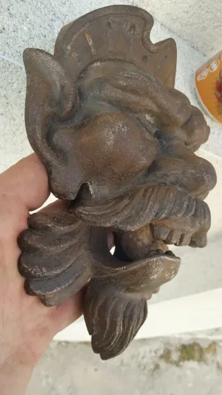 Aldaba llamador cabeza gargola diablo SXVIII S.XlX