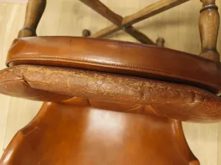 Butaca de cuero marrón