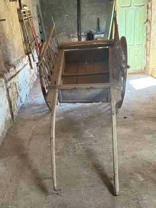 Carro antiguo de madera