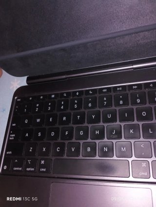 Funda con teclado Magic iPad Pro (M4) Original