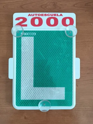 Placa L Autoescuela 2000 con ventosas