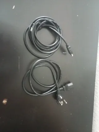 Xbox One con 1 controller e 3 giochi con tutti i cavi