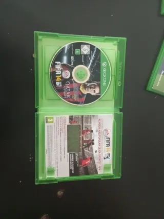 Xbox One con 1 controller e 3 giochi con tutti i cavi