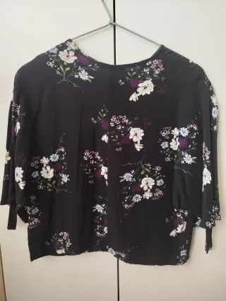 Blusa floral PULL&BEAR Talla S