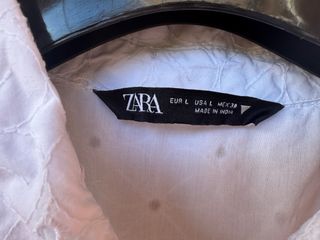 Mono Zara sin mangas blanco bordado